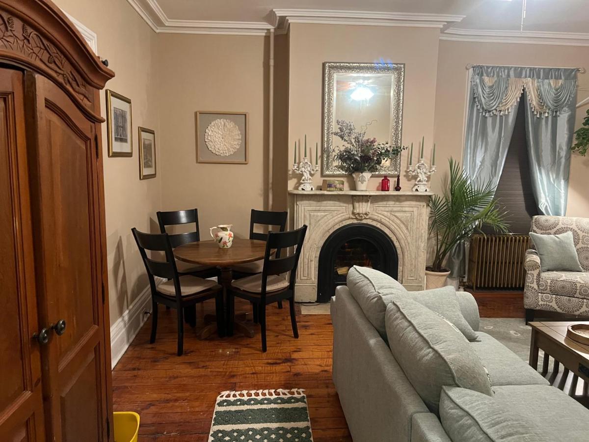 1 Bedroom Private Victorian Apt In Convenient City Location On 5 Acre, Sleeps 4 بكبسي المظهر الخارجي الصورة