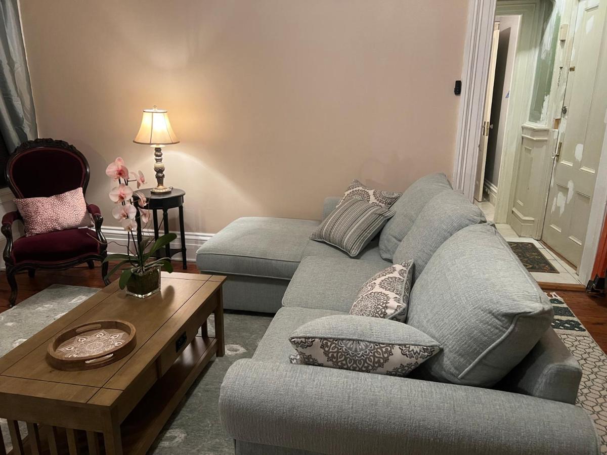 1 Bedroom Private Victorian Apt In Convenient City Location On 5 Acre, Sleeps 4 بكبسي المظهر الخارجي الصورة