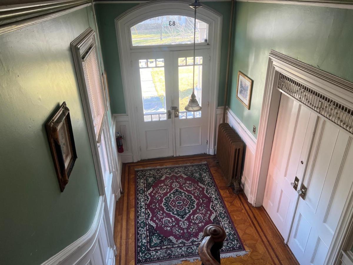 1 Bedroom Private Victorian Apt In Convenient City Location On 5 Acre, Sleeps 4 بكبسي المظهر الخارجي الصورة