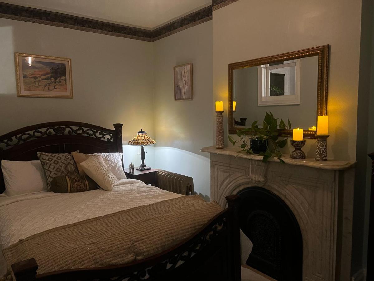 1 Bedroom Private Victorian Apt In Convenient City Location On 5 Acre, Sleeps 4 بكبسي المظهر الخارجي الصورة