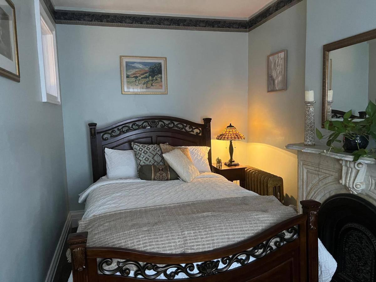 1 Bedroom Private Victorian Apt In Convenient City Location On 5 Acre, Sleeps 4 بكبسي المظهر الخارجي الصورة
